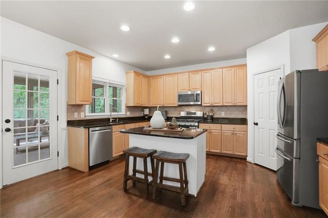 2690 Stonehill Way, Cumming, GA 30041