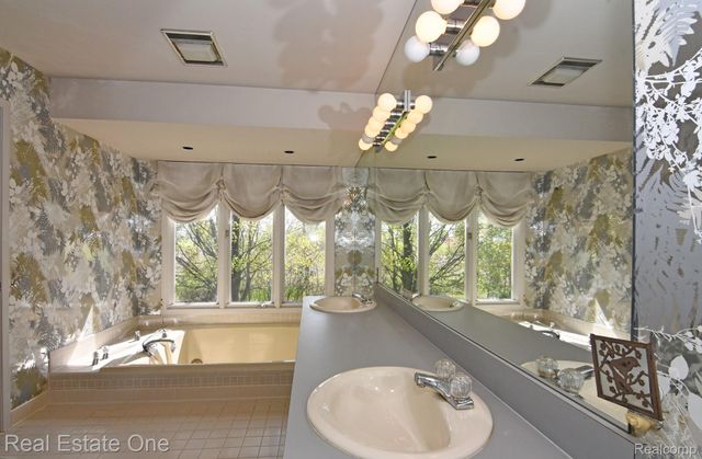 20080 Longridge Court, Northville Township, MI 48167