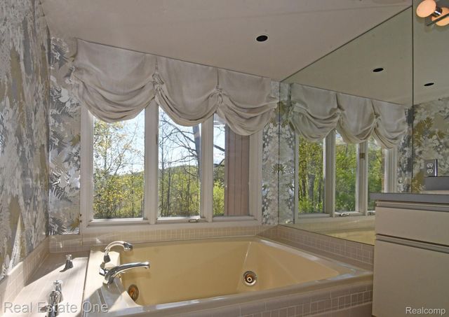 20080 Longridge Court, Northville Township, MI 48167