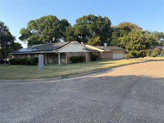 5220 Woodsboro Lane, Dallas, TX 75241