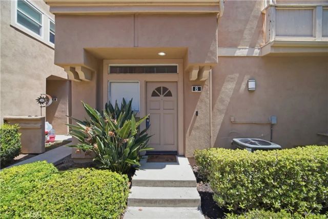 8 Magellan Aisle, Irvine, CA 92620