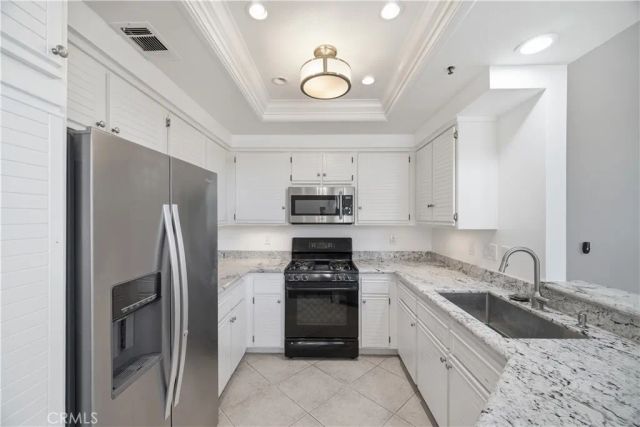 8 Magellan Aisle, Irvine, CA 92620