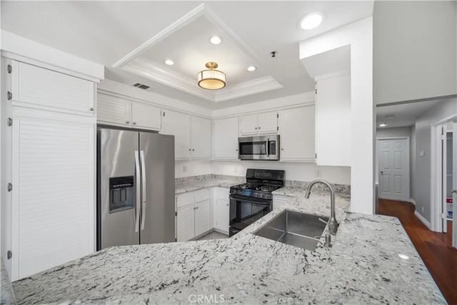 8 Magellan Aisle, Irvine, CA 92620
