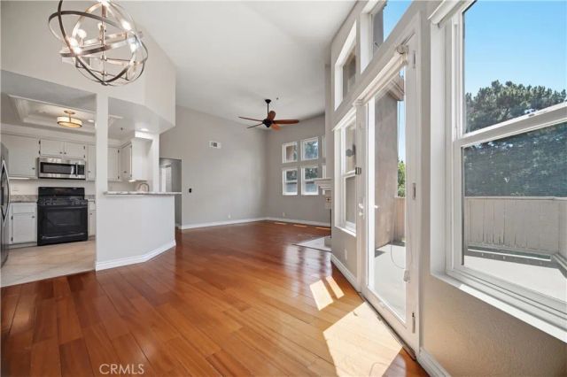 8 Magellan Aisle, Irvine, CA 92620
