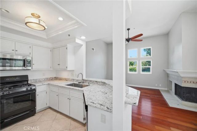 8 Magellan Aisle, Irvine, CA 92620