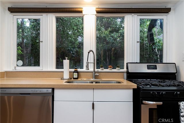 6008 Carlton Way, Los Angeles, CA 90028