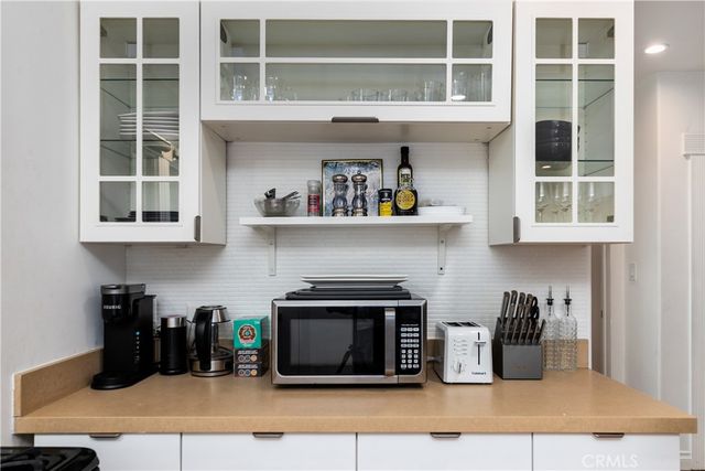 6008 Carlton Way, Los Angeles, CA 90028