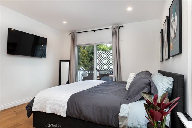 6008 Carlton Way, Los Angeles, CA 90028