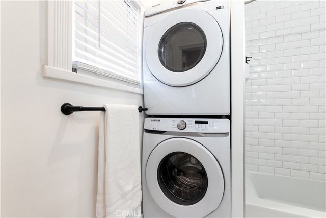 6008 Carlton Way, Los Angeles, CA 90028