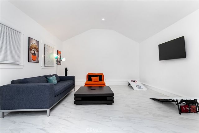 6008 Carlton Way, Los Angeles, CA 90028