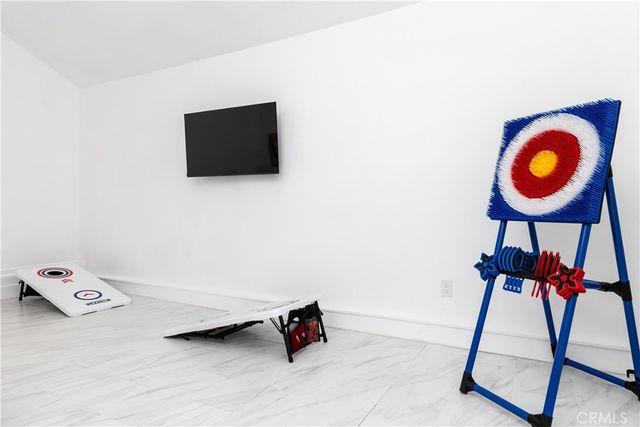 6008 Carlton Way, Los Angeles, CA 90028