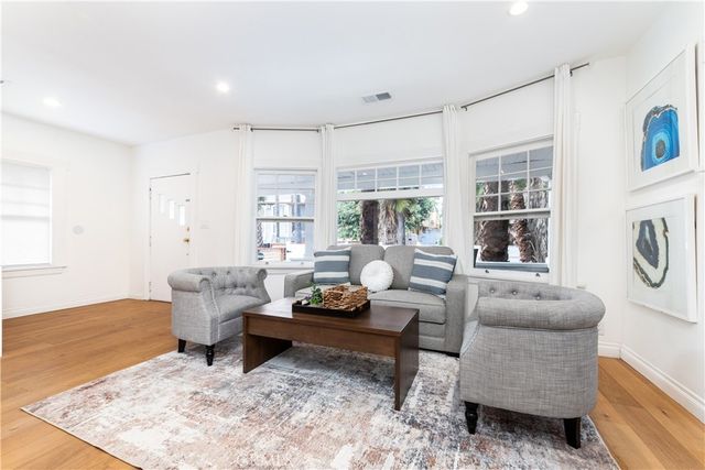 6008 Carlton Way, Los Angeles, CA 90028