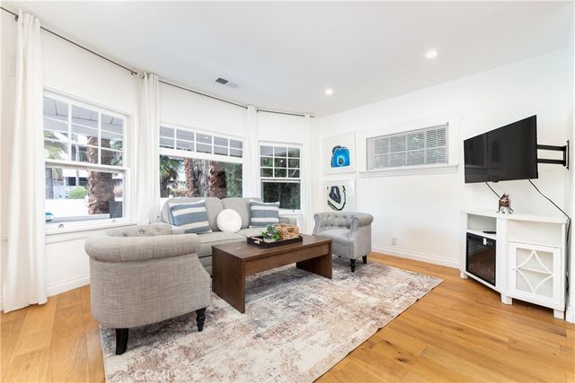 6008 Carlton Way, Los Angeles, CA 90028