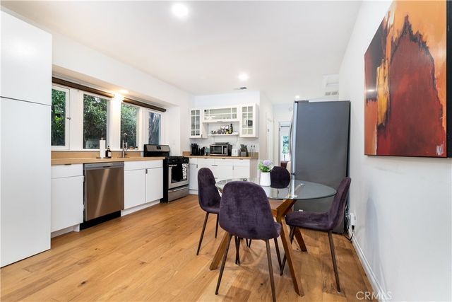 6008 Carlton Way, Los Angeles, CA 90028