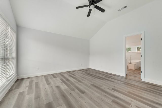 204 Hollywood Drive, Glenn Heights, TX 75154