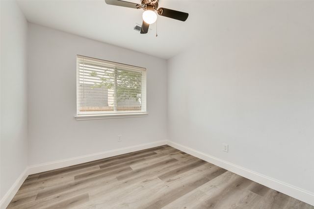 204 Hollywood Drive, Glenn Heights, TX 75154