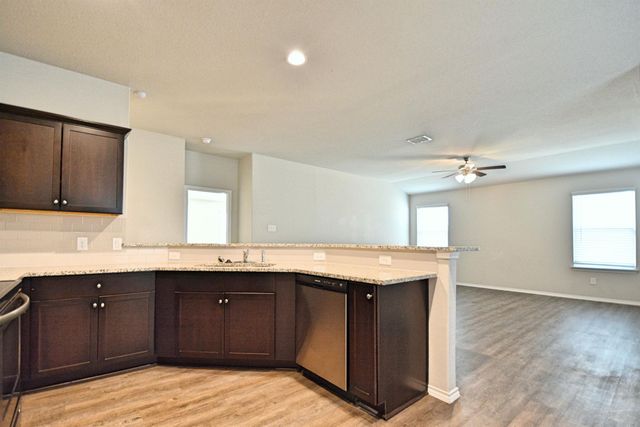 475 Autumn Leaf DR, New Braunfels, TX 78130