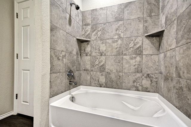 475 Autumn Leaf DR, New Braunfels, TX 78130