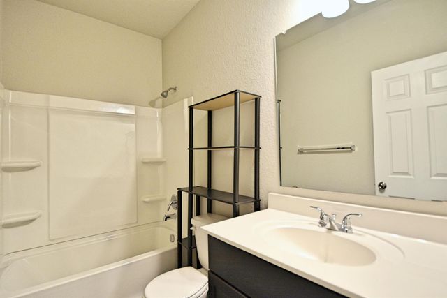 475 Autumn Leaf DR, New Braunfels, TX 78130