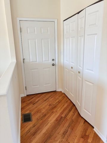 8010 S Ridgeland Avenue 1D, Chicago, IL 60617