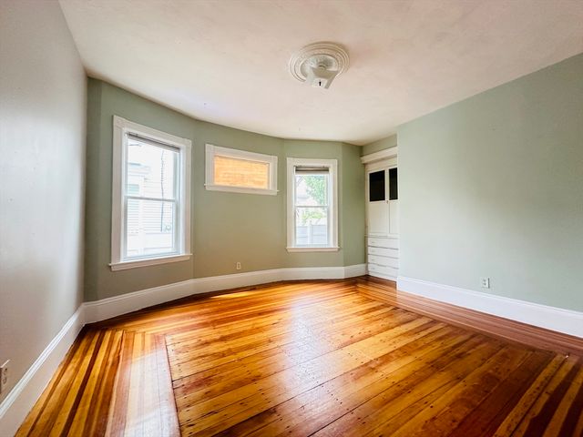 39 Cushman Rd 1, Boston, MA 02135