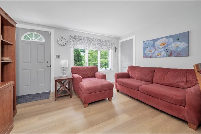 73 Green St, Abington, MA 02351