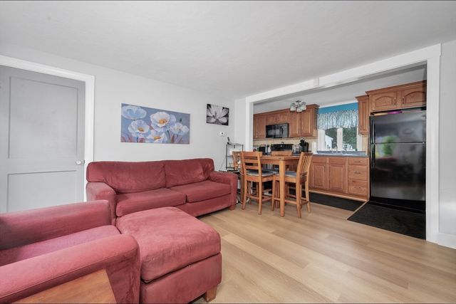 73 Green St, Abington, MA 02351