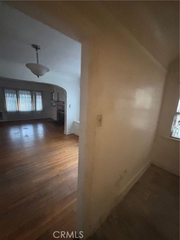 2065 W 65th, Los Angeles, CA 90047