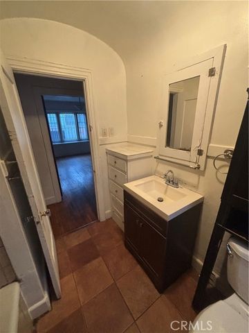 2065 W 65th, Los Angeles, CA 90047