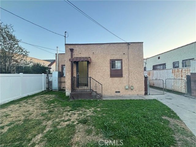 2065 W 65th, Los Angeles, CA 90047