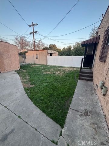 2065 W 65th, Los Angeles, CA 90047