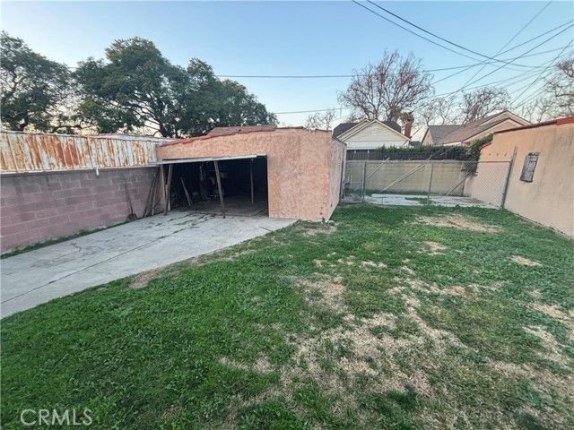 2065 W 65th, Los Angeles, CA 90047