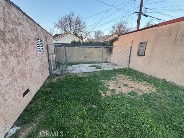 2065 W 65th, Los Angeles, CA 90047