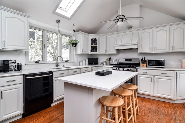 10 Forest Ave, Natick, MA 01760