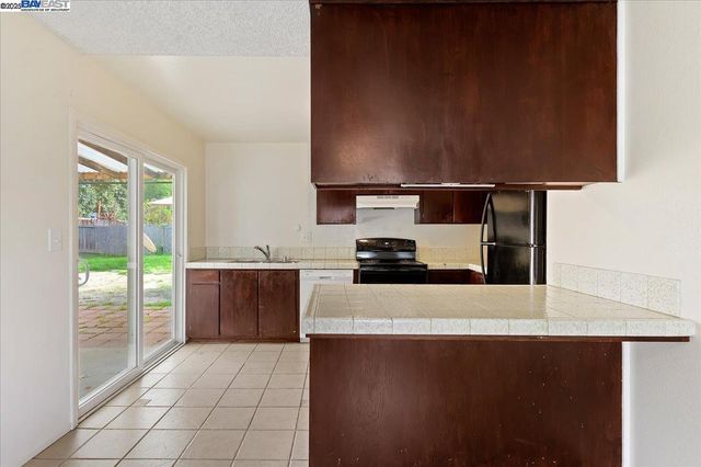 5569 Idlewild Ave, Livermore, CA 94551