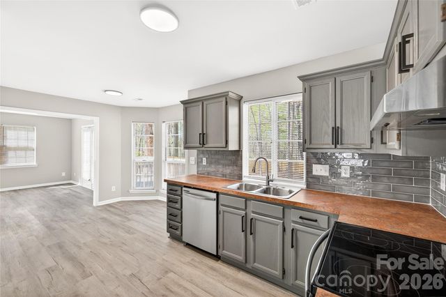 2801 Dellinger Drive, Charlotte, NC 28269