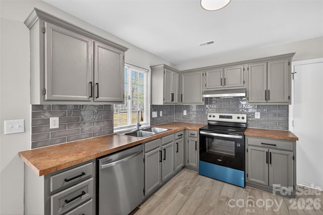 2801 Dellinger Drive, Charlotte, NC 28269