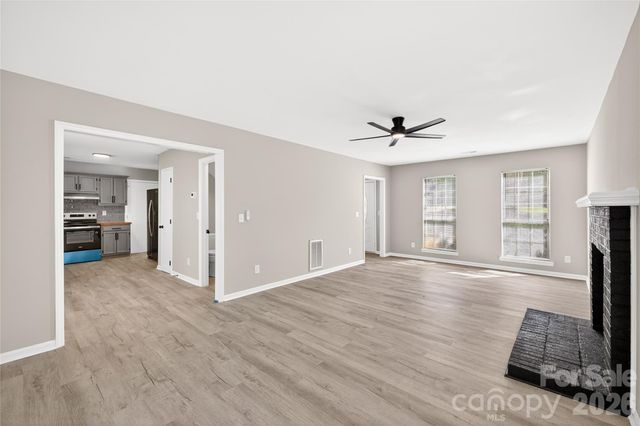 2801 Dellinger Drive, Charlotte, NC 28269