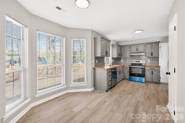 2801 Dellinger Drive, Charlotte, NC 28269