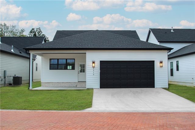 2313 S 31st Street, Rogers, AR 72758