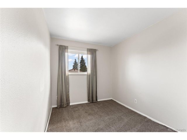 1924 Mccooke Dr, Colorado Springs, CO 80910