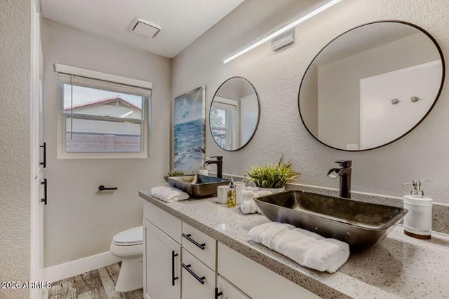 490 E SAN ANGELO Avenue, Gilbert, AZ 85234