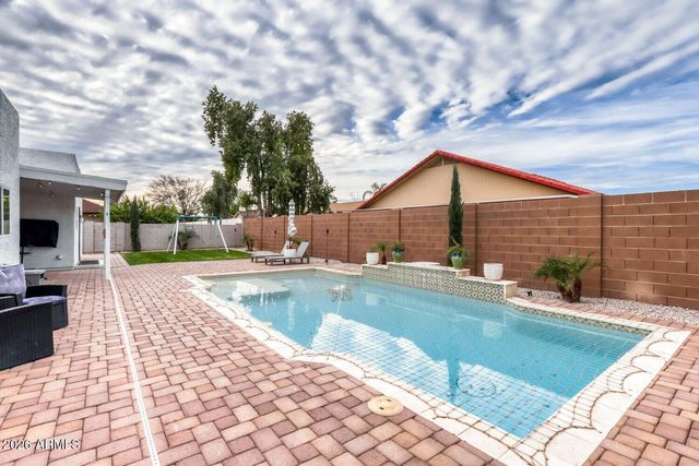 490 E SAN ANGELO Avenue, Gilbert, AZ 85234