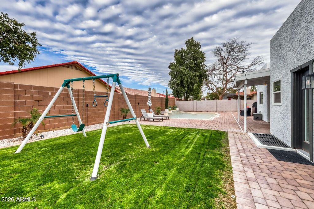 Image 27 of property listing at 490 E SAN ANGELO Avenue, Gilbert, AZ 85234