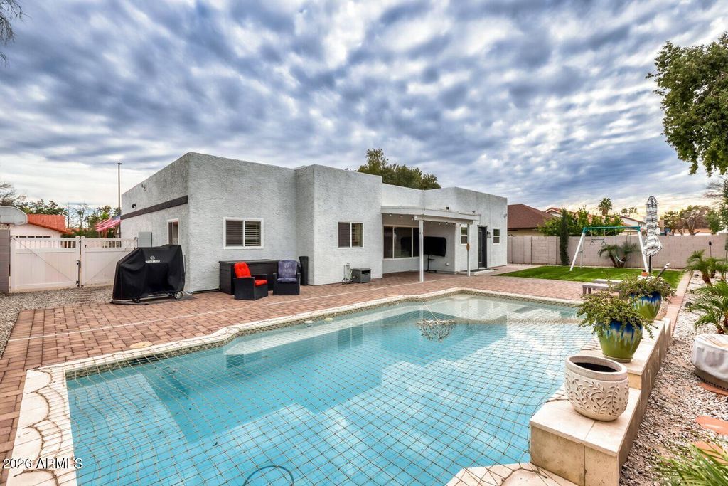 Image 28 of property listing at 490 E SAN ANGELO Avenue, Gilbert, AZ 85234