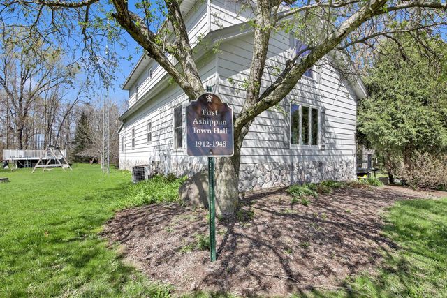 W1852 Washington ROAD, Oconomowoc, WI 53066