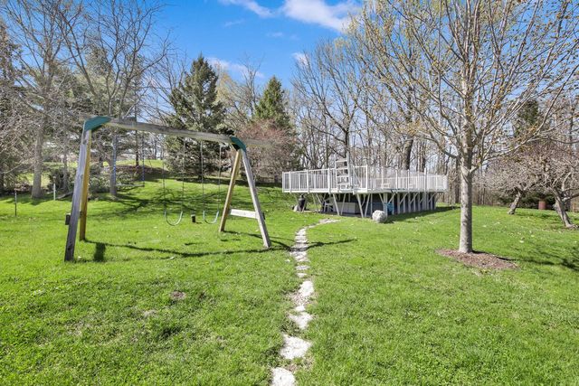 W1852 Washington ROAD, Oconomowoc, WI 53066
