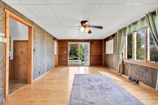 W1852 Washington ROAD, Oconomowoc, WI 53066