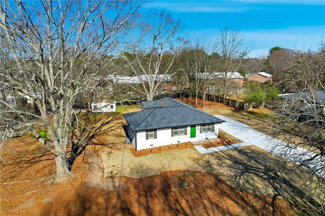 127 Perry Street, Loganville, GA 30052