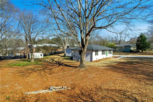 127 Perry Street, Loganville, GA 30052